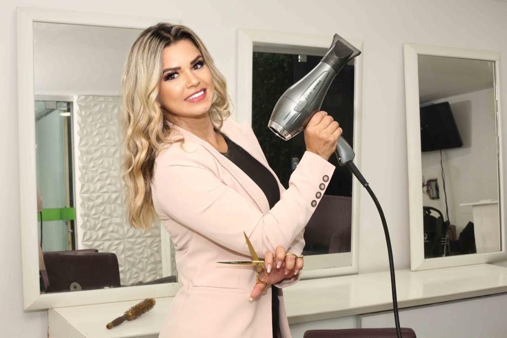 Empresária da beleza inova com técnica exclusiva: Harmonize Hair