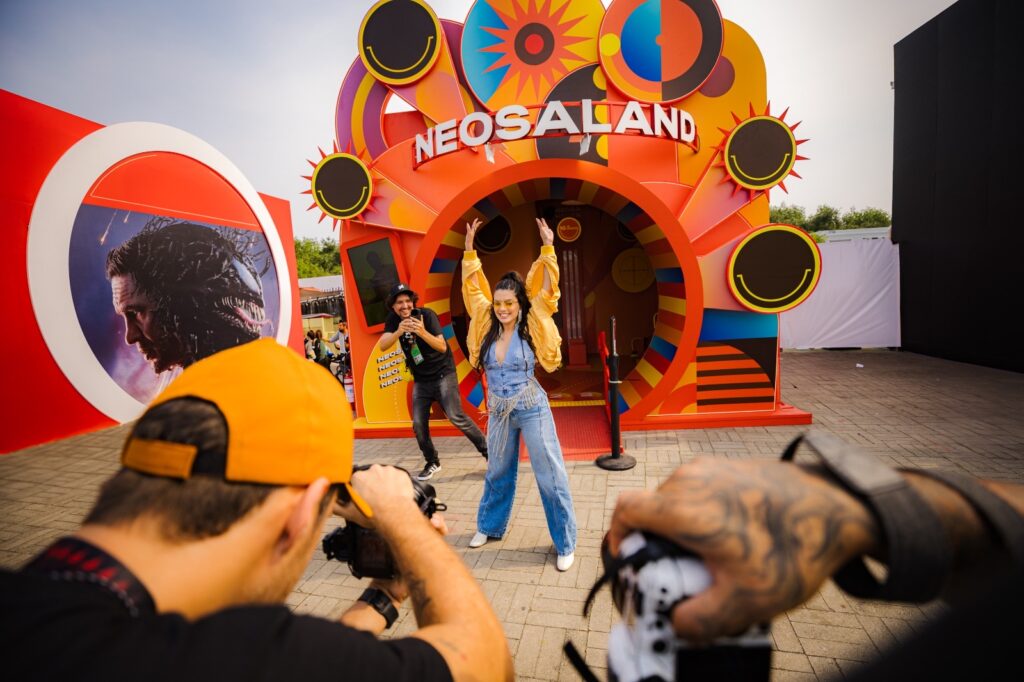 Fernanda Bande é destaque em stand no primeiro final de semana do Rock in Rio