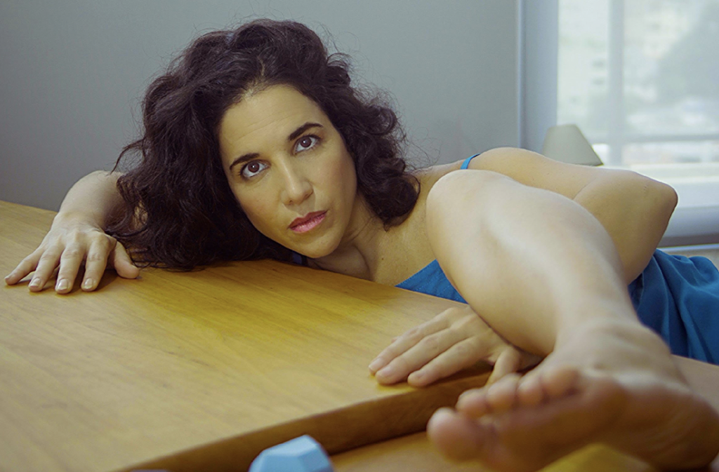 Verônica Ferriani apresenta o show “Cochicho no silêncio vira barulho, irmã”, em São Paulo