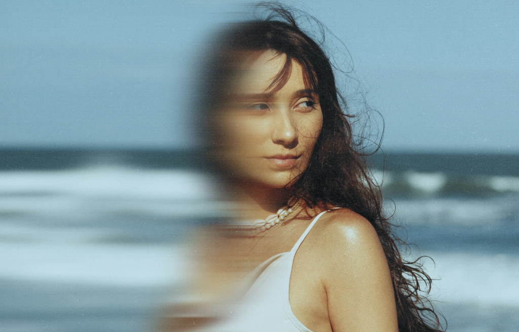 Laura Rogalli fala sobre a plenitude do amor em seu novo single “Quase Um Mistério”