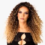 Com voz marcante e alma apaixonada pelo pagode, Gizza é uma das novas apostas do gênero no Brasil