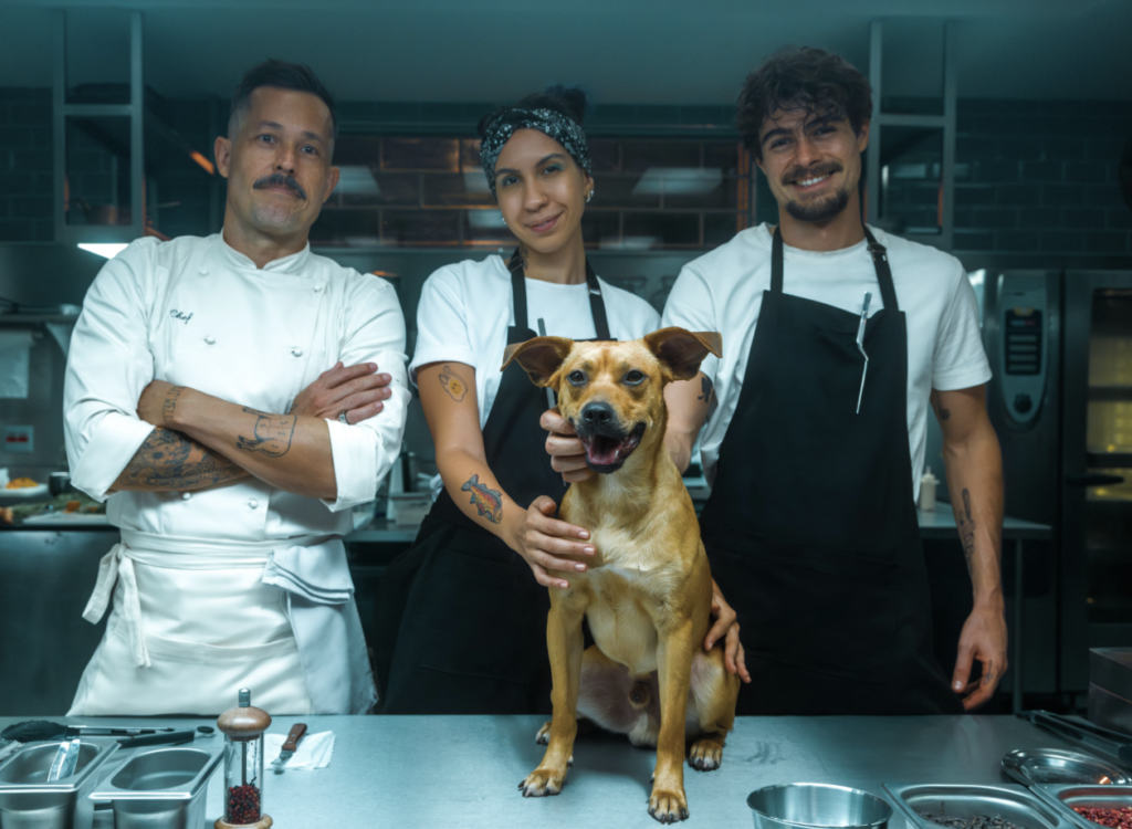 <strong>Ademara vive sous-chefe em ‘<em>Caramelo’</em>, novo filme da Netflix</strong>