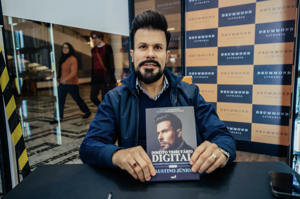 <strong>O fenômeno de Faustino Júnior como autor do primeiro livro jurídico best-seller do Brasil</strong>