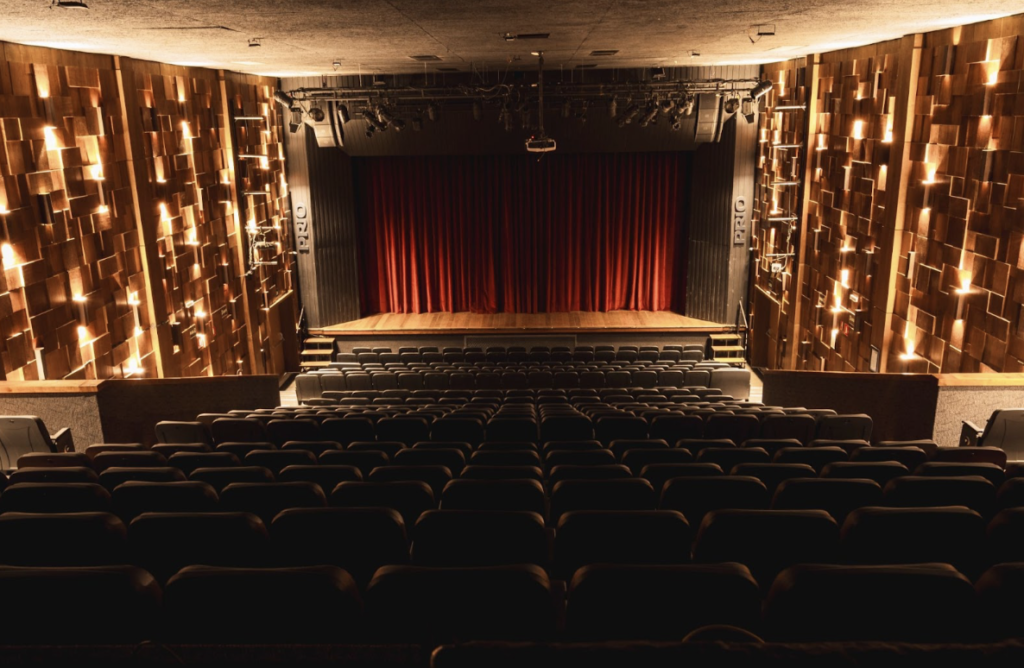 Teatro I Love PRIO celebra dois anos com mais de 100 mil espectadores e 260 sessões realizadas