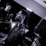 Tony Creek lança o single “Buried Alive” com crítica direta ao sistema 