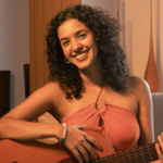 Clariá lança a primeira parte de seu álbum, o mini EP ”Uma Parte de Mim”