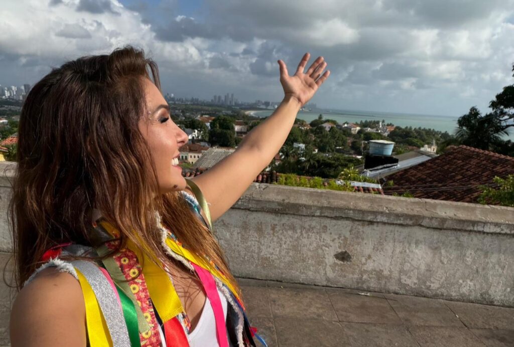Silvana Salazar lança clipe de carnaval “Guerreiros”
