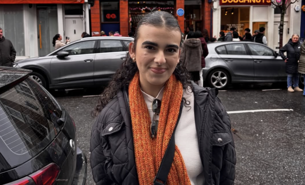 Atriz Mariana Scofano impulsiona carreira internacional com intercâmbio e prepara-se para estreia em novo musical