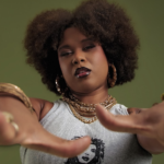 MC Luanna transita entre humor e crítica social em “IRREFREÁVEL”