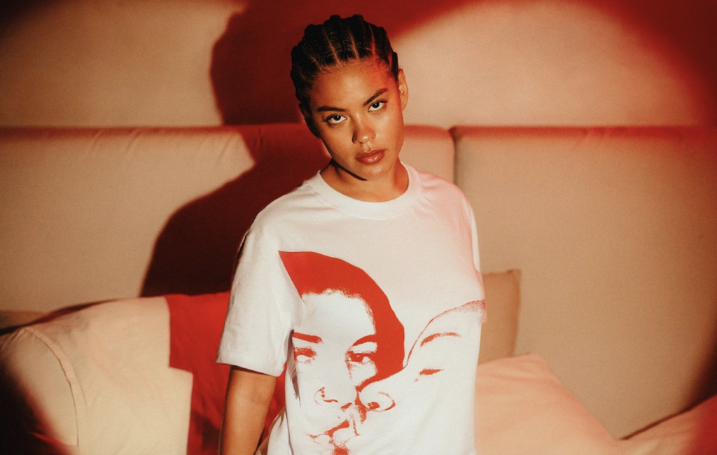 LARINHX lança o EP “Vadias In Love” com participações de Urias, Ebony e Bella Campos