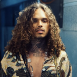 Após lançamento de EP, Vitão abre mini turnê “Vitão & Violão” em Curitiba