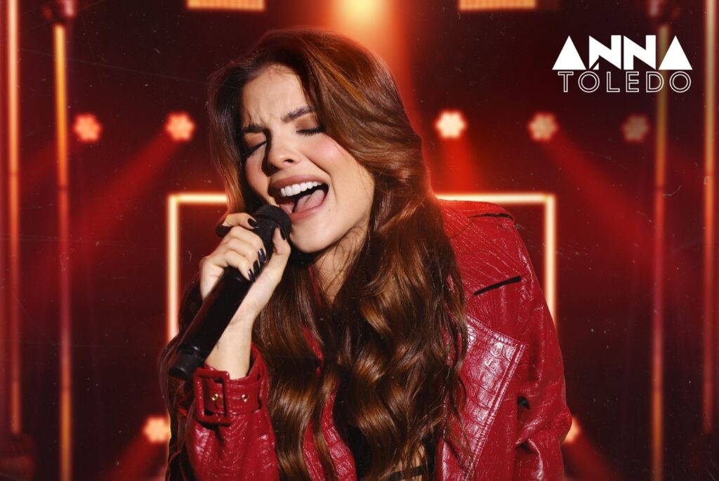 Dando continuidade no projeto “Proibido”,  Anna Toledo lança “Emocionada”