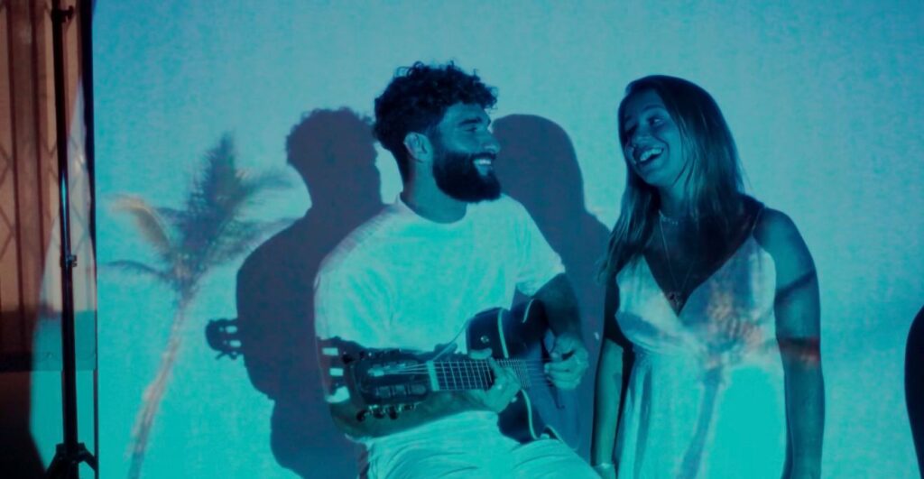 Duo Rosalu lança “Dia Amanheceu”, single que exalta a leveza do cotidiano à beira-mar