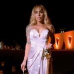 Juliana Herc se destaca ao apostar em seda e cristais no Brazil foundation