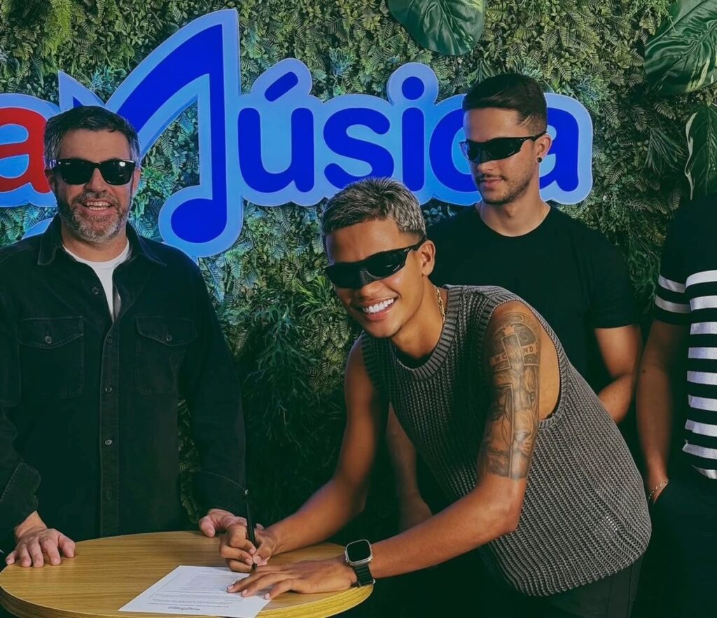 Heitor Santos lança “Sina de Ofélia” em arrocha, atinge o Top 10 Viral Brasil do Spotify e assina contrato com o “Sua Música”