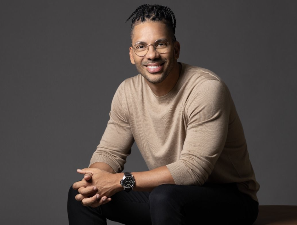 Joel Jota lança curso gratuito sobre influência digital em meio a novas diretrizes do CONAR para creators