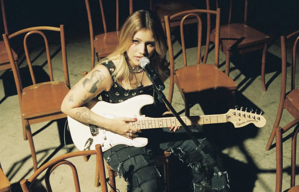 <strong>“Deixa Eu Te Sentir”: Bia Marques aposta em sensualidade e vulnerabilidade no sexto single do projeto “<em>Intimidade</em>”</strong>