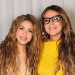 Paolla Oliveira encontra Shakira nos bastidores de show no Rio