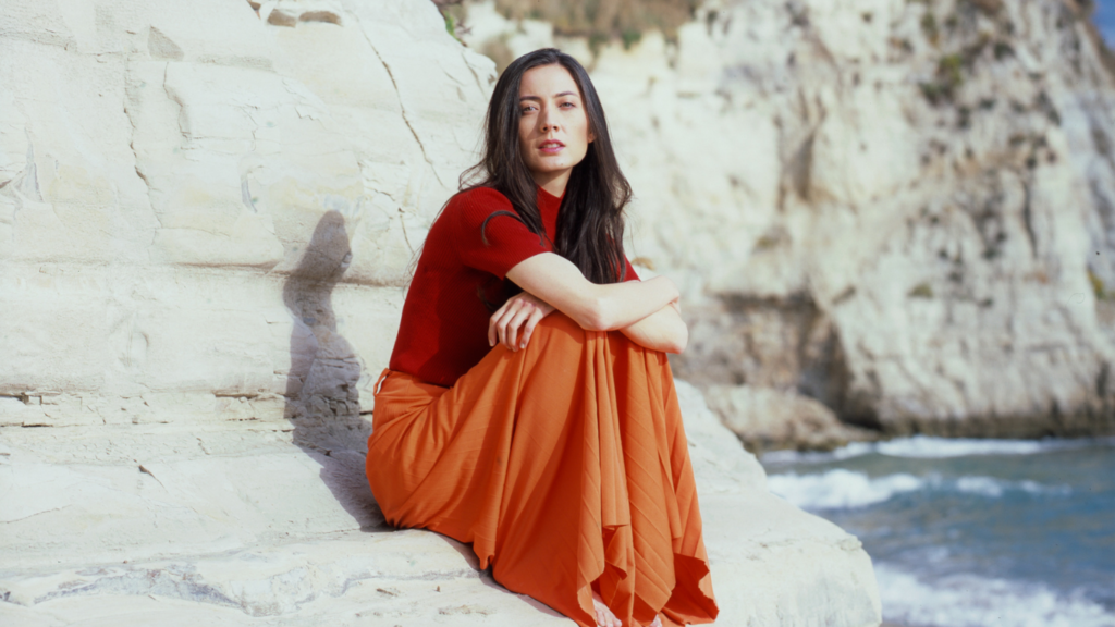Mariana Matsui lança versão do clássico japonês ‘Kawa no nagare no yō ni’, com participação de Lisa Ono