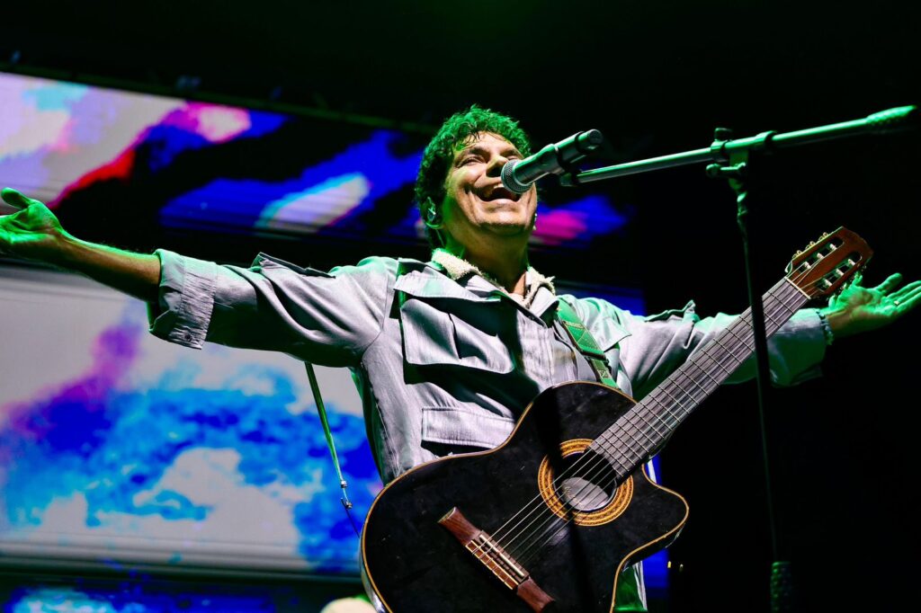 Jorge Vercillo celebra 30 anos de carreira em show único no Espaço Unimed, neste sábado