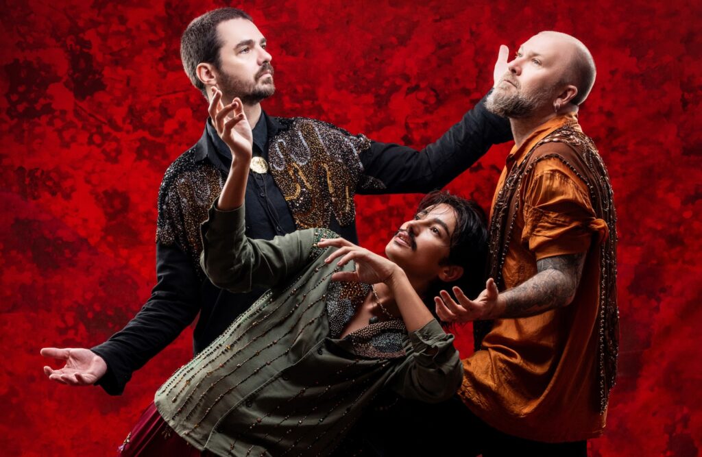 Os Amantes retornam após dois anos com o álbum inédito “Amar, AMOR!”