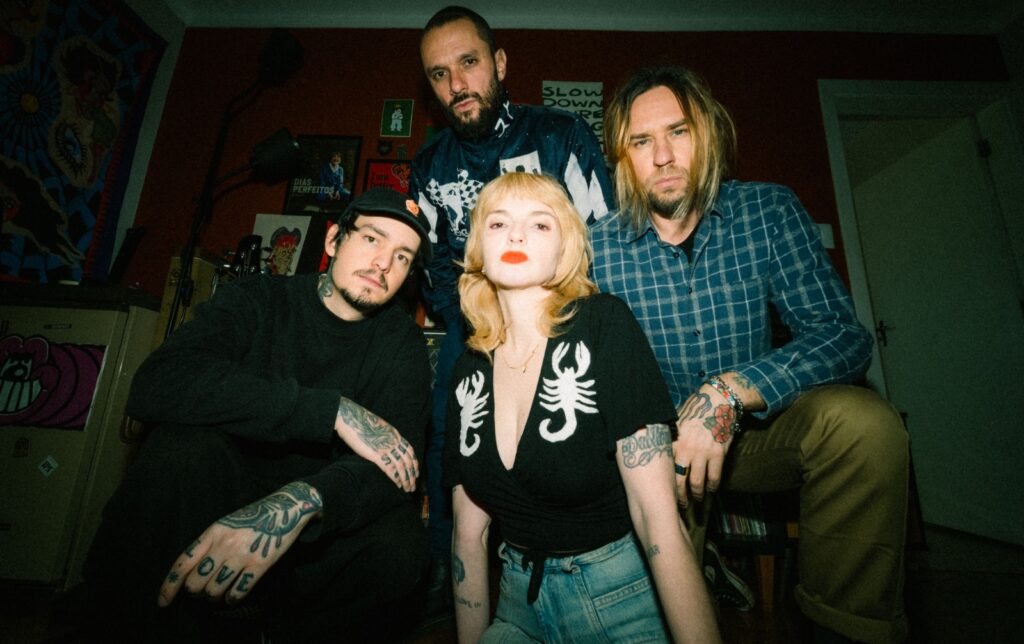 <strong>Confirmada nos shows do Foo Fighters, Deb and The Mentals apresenta o intenso EP “STUCK”</strong>