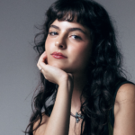 <strong>Aos 16 anos, Isabella Fonseca leva “Menifesi” à Bienal do Livro de São Paulo</strong>