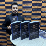 <strong>Faustino da Rosa Júnior lança na Bienal obra best-seller nos USA</strong>