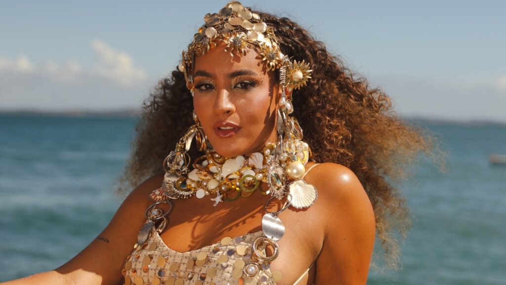 Sofia Pitta estreia em álbum que passeia pela MPB, pagodão, samba e arrocha